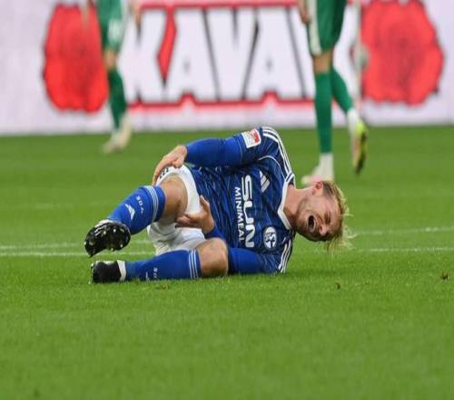 官方：沙尔克队长贝克尔右膝内侧韧带断裂，预计伤缺数周