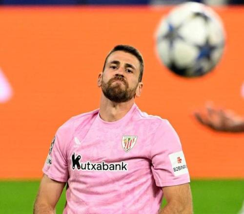 西蒙：我爱穿黑色门将服，被要求穿粉紫色门将服让我感到恶心