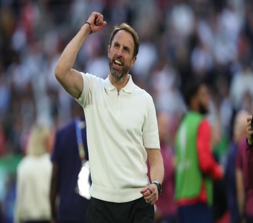 索斯盖特:不能让西班牙过多的控球,我们是有机会赢得冠军的