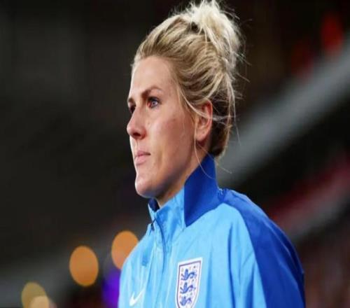 全身心投入俱乐部，切尔西32岁女足队长布赖特从英格兰队退役