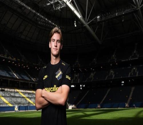 官方：索尔纳签下AC米兰20岁小将尼森