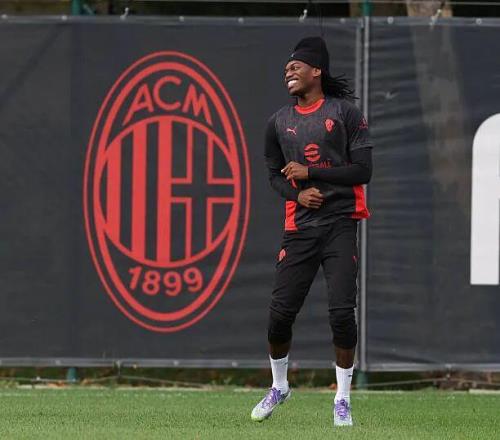 米体丨莱奥提前回到米兰积极合练备战