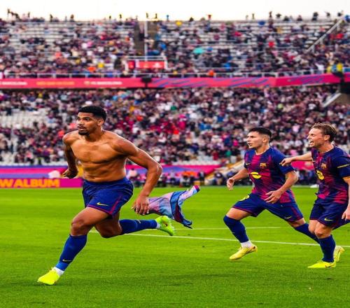 阿劳霍：我小时候就是踢前锋的，在替补席上我就想自己能进球