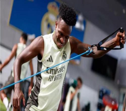 马卡：维尼修斯吃牌问题缓解，本季至今仅1黄而上赛季共16黄