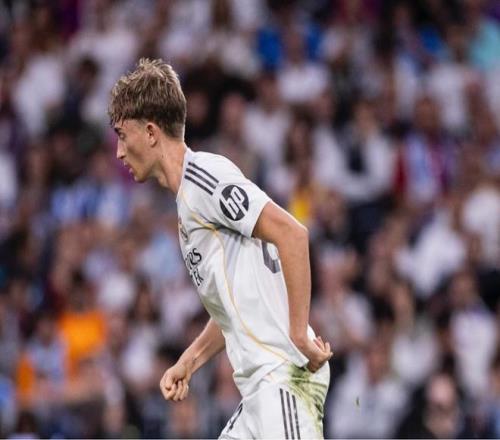 赫伊森引争议：皇马球迷高声辱骂巴萨，他让球迷骂得更响亮些