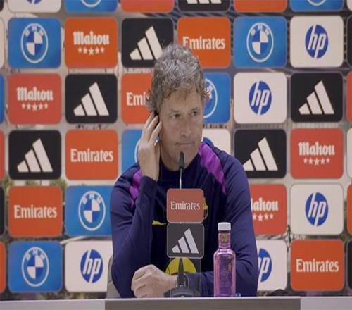 巴萨助教：伯纳乌的氛围对亚马尔可能有点影响，他不容易