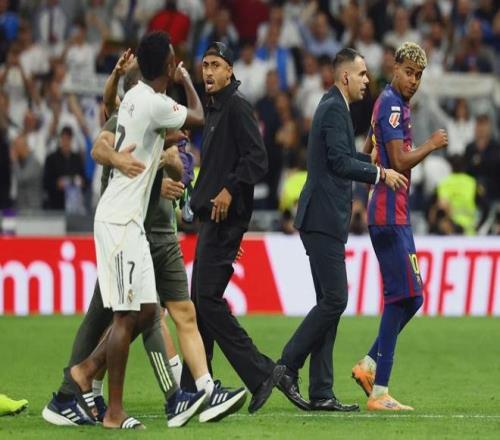 西媒：国家德比风波对亚马尔没任何影响，更衣室也全力支持他