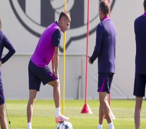 每体：奥尔莫小腿伤势恢复良好，今天参加了球队的部分训练