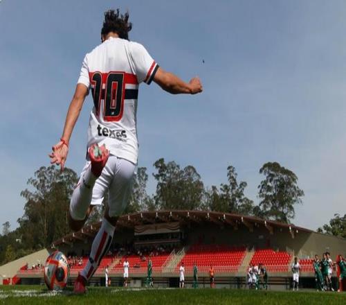 每体：多家俱乐部关注圣保罗青训小将扎巴雷利，巴萨有意引进