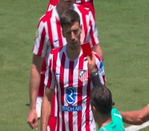 朗格莱第6次在西甲吃红牌，近10个赛季仅3人染红次数比他更多