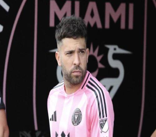 追随布教授，阿尔瓦宣布季终退役