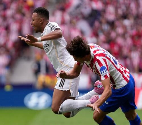 皇马6秒梦幻配合：姆巴佩打死角！西甲12场17球狂奔庆祝