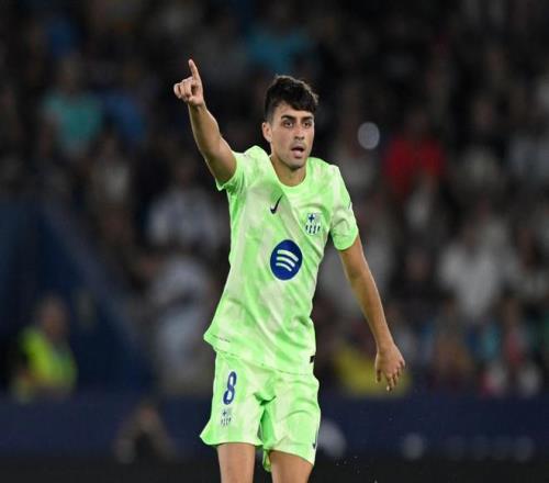 每体：巴萨受规则限制前2轮无法穿新球衣，皇马混搭做法达到要求