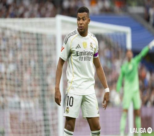 完美世界波姆巴佩火力全开5轮5球新赛季8场9球2助一战超越传奇