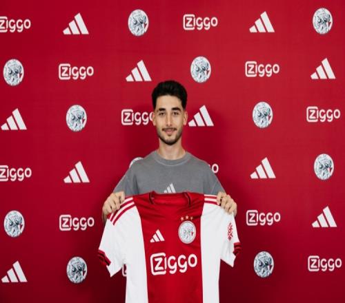 官方：巴拉多利德22岁边锋劳尔莫罗加盟阿贾克斯，签约至2030年