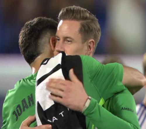 巴萨官宣：特尔斯特根长期缺阵，加西亚马上注册