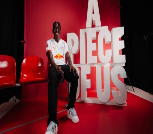 官方：RB莱比锡签下莱加内斯18岁前锋扬迪奥曼德，签约5年