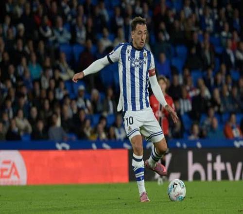 评论员：奥亚萨瓦尔可以接替莱万，瑟洛特也是一种选择