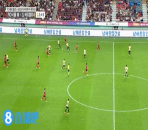 如入无人之境！亚马尔一路带球过人，禁区外低射直入死角得手