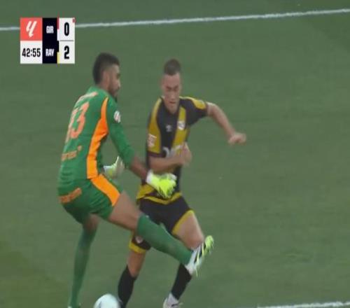 裁判专家谈新赛季西甲首红：他放倒了对手，犯规非常明显