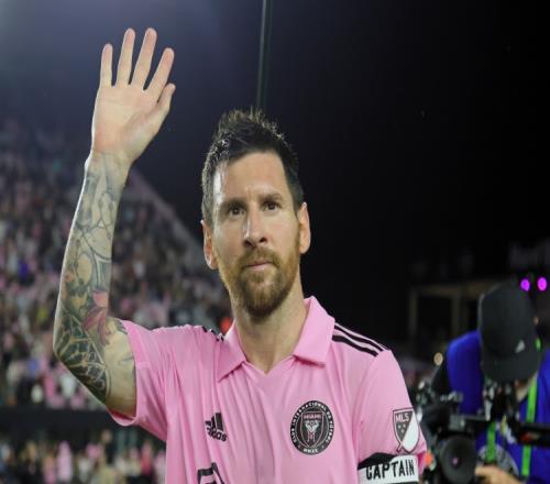 记者：梅西拒绝与迈阿密当地记者交流，不过球员们都说他很谦逊