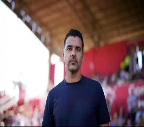 赫罗纳主帅：巴萨可以击败任何球队，我希望能给他们制造困难