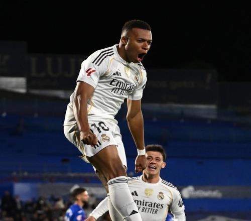 10！姆巴佩救主，11战狂轰15球，熊皇连造红牌，皇马夺回榜首