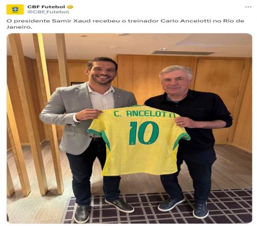 欢迎总教头！巴西足协主席与新帅安切洛蒂合影，赠送巴西10号球衣