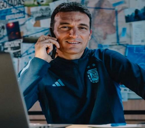 巴西惨败换帅！记者调侃：斯卡洛尼过分了，巴西不得不请安切洛蒂