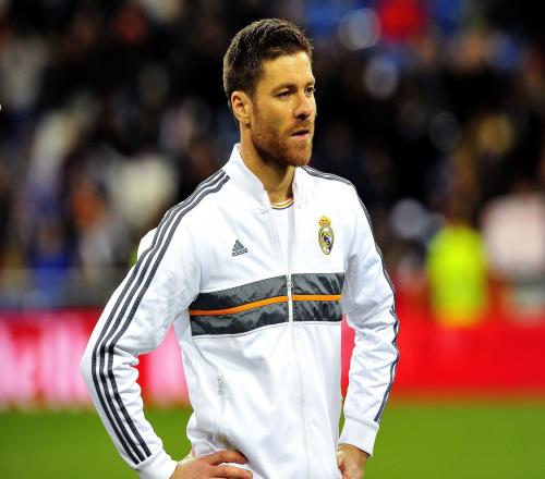 归来已是传奇！哈维阿隆索皇马球员时期：欧冠西甲国王杯大满贯