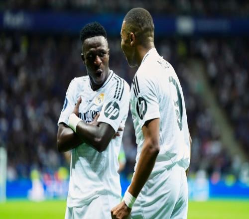 西媒：阿隆索将用巴佩维尼修斯打双前锋，左后卫目标有格里马尔多