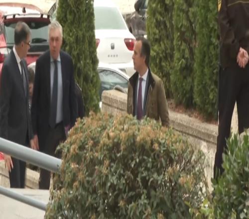 税务诈骗案开庭，刚带队踢完国王杯比赛的安切洛蒂前往出庭