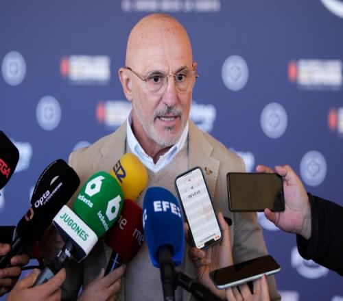 德拉富恩特：亚马尔成功离不开俱乐部培养&个人努力我支持安帅