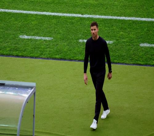 科贝电台：若皇马希望聘请阿隆索执教，需支付800万欧解约金