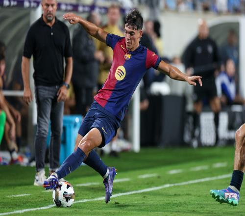 世体:巴萨小将瓦莱的解约金降至300万欧,俱乐部未激活续约条款