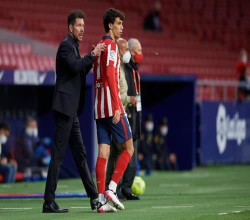 阿斯:菲利克斯季前训练状态火热,教练&队友&球迷多次送上掌声