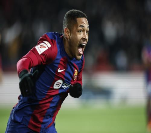 马卡:贝蒂斯虽无法匹配葡体对罗克的报价,但仍在争取签下他