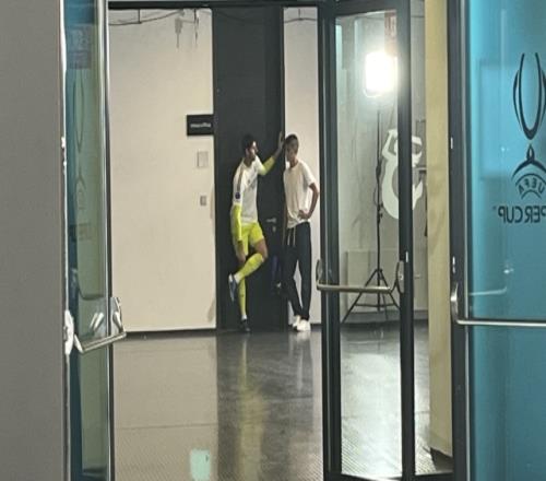 米体:欧超杯结束后,库尔图瓦和同胞德凯特拉雷聊天