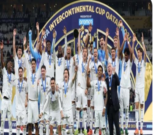 世体:今天西甲赛前,皇马将向主场球迷展示洲际杯奖杯