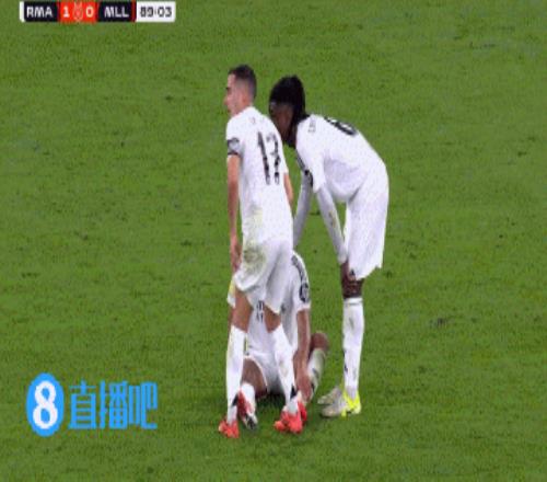 教科书级“无助眼神”贝林受伤已无换人机会补时还得6分钟