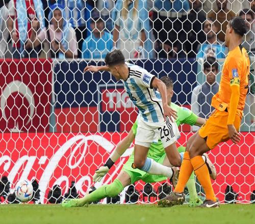 官方:莫利纳右大腿后侧肌肉不适将缺战秘鲁,G-西蒙尼入替