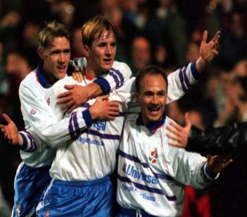 被博格坎普取代，却力压吉格斯当选威尔士足球先生，悍将生不逢时