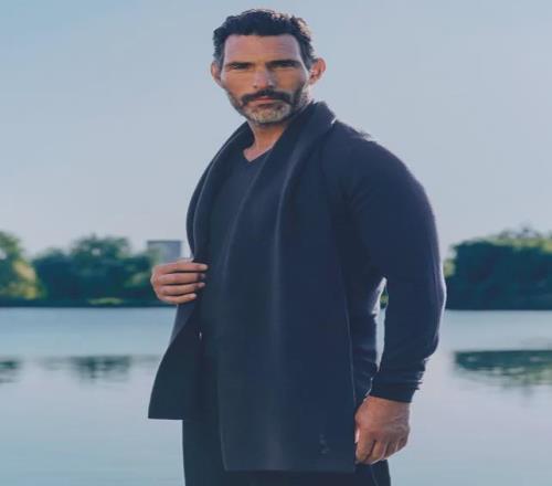 一条围巾140镑太阳报：热刺球迷对天价服装周边愤怒不已