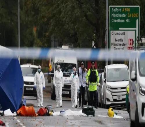 跟队：为哀悼恐袭事件，曼联明日赛前默哀，佩戴黑色臂章