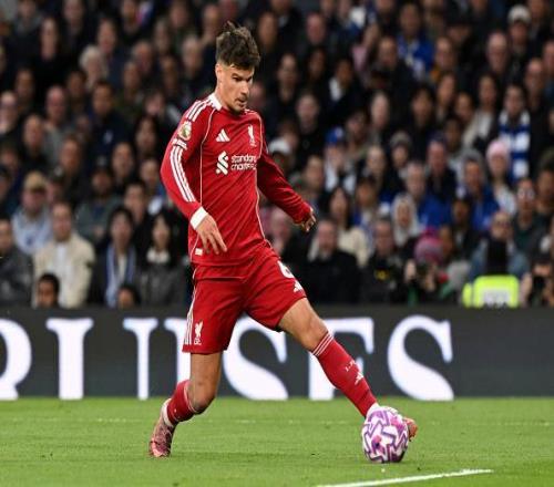 内维尔：凯尔凯兹表现得像个婴儿，边后卫已成利物浦最大短板
