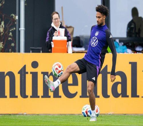 记者：热刺在关注布伦特福德前锋沙德，可能在明夏采取行动