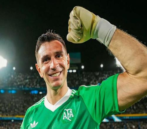 大马丁代表阿根廷第39次零封，距罗梅罗保持的队史纪录还差8场