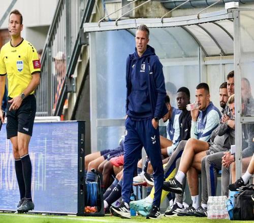 换帅最佳选择范佩西7轮不败当选最佳主帅，若重返曼联能成功吗