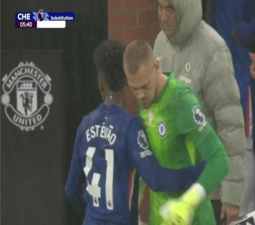 摆大巴！桑切斯红牌后切尔西连换2人，约根森、阿达拉比奥尤上场