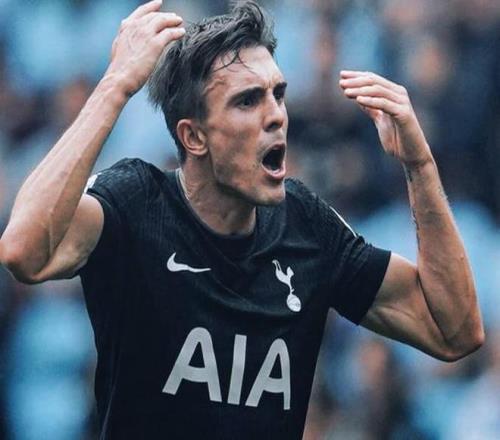 帕利尼亚：我们完全应该赢得比赛，要继续保持今天的心态